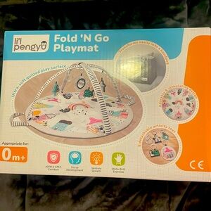 Lil Pengu Fold N’ Go playmat new In Nox